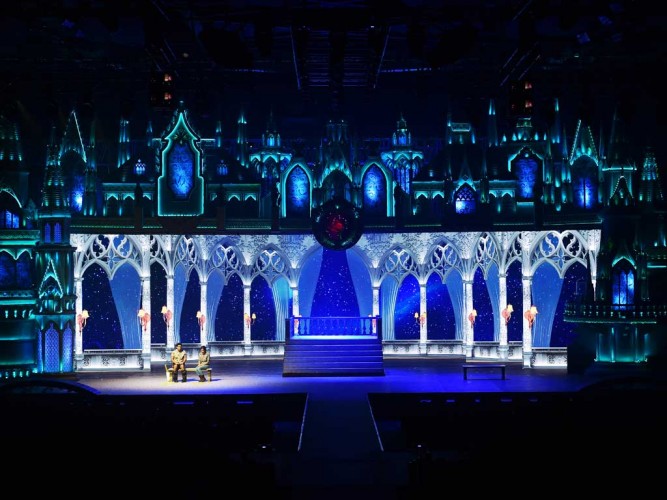 Beauty-and-the-Beast-stage-design